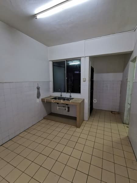 Rumah Teres untuk Dijual di Bandar Mahkota Cheras (Cheras) - Ricky Ng - Kitchen - PropertyGuru.com.my
