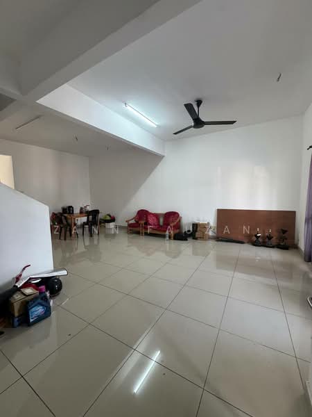 Rumah Teres 2-Tingkat untuk Dijual di Rawang (Selangor) - Zann Fauzan - Living Room - PropertyGuru.com.my