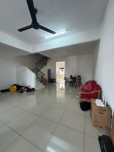 Rumah Teres 2-Tingkat untuk Dijual di Rawang (Selangor) - Zann Fauzan - Living Room - PropertyGuru.com.my