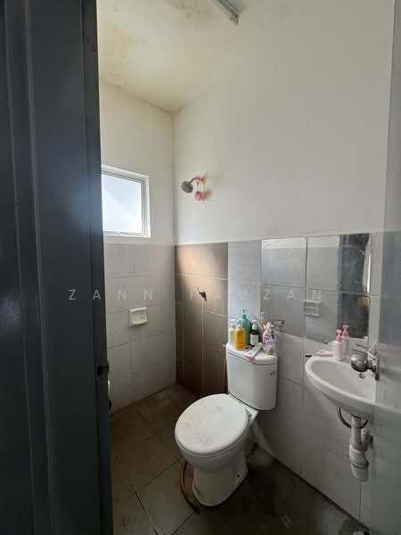 Rumah Teres 2-Tingkat untuk Dijual di Rawang (Selangor) - Zann Fauzan - Bathroom - PropertyGuru.com.my