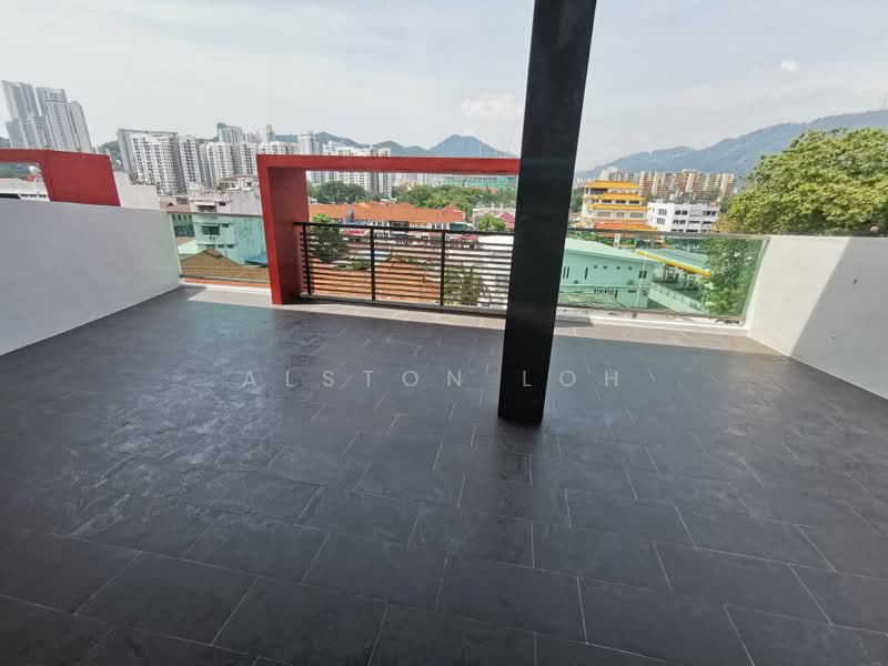Rumah Teres 4 Tingkat untuk Dijual di Taman Rifle (Ayer Itam) - Alston Loh - Balcony - PropertyGuru.com.my
