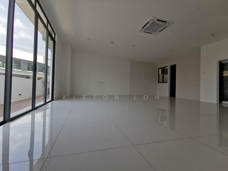 Rumah Teres 4 Tingkat untuk Dijual di Taman Rifle (Ayer Itam) - Alston Loh - Living Room - PropertyGuru.com.my