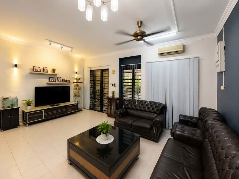 2-storey Terraced House for Sale in Bukit Jelutong (Shah Alam) - Nicky Lai - Living Room - PropertyGuru.com.my