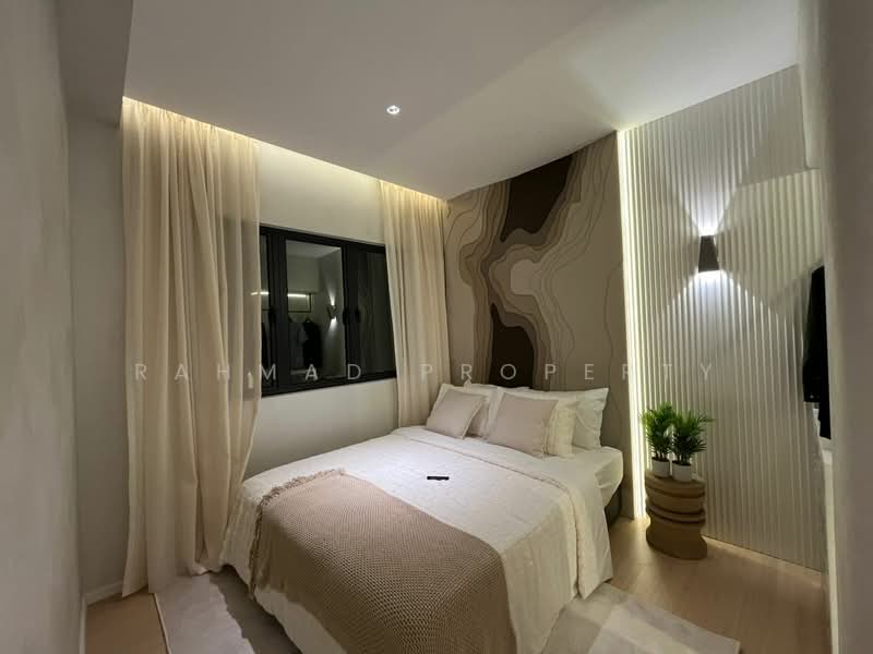 Condominium for Sale at M Azura - Rahmad Property - Bedroom - PropertyGuru.com.my