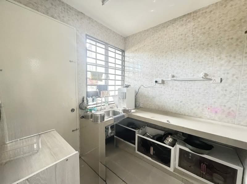 Rumah Teres untuk Dijual di Laman Rimbunan (Kepong) - Michelle Ng - Kitchen - PropertyGuru.com.my