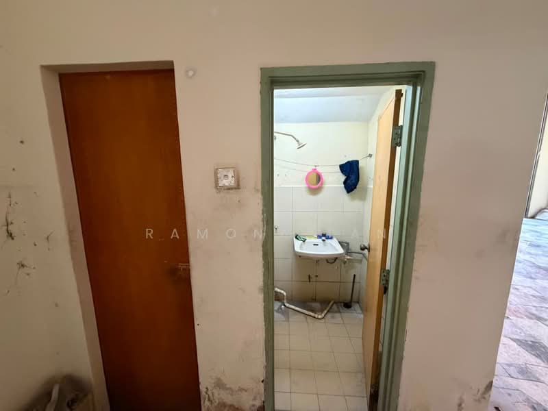 Factory for Sale in Taman Iks Merdeka (Batu Berendam) - Ramona Tan - Bathroom - PropertyGuru.com.my