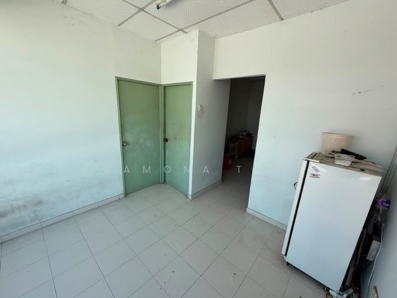 Factory for Sale in Taman Iks Merdeka (Batu Berendam) - Ramona Tan - Interior - PropertyGuru.com.my
