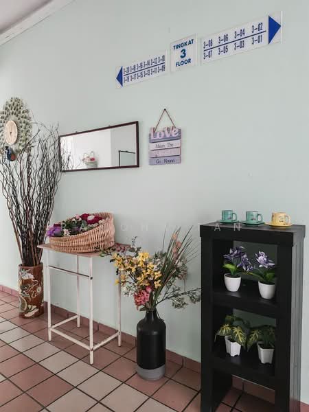 Apartment for Sale at Pangsapuri Laksamana - Ramona Tan - Corridor - PropertyGuru.com.my