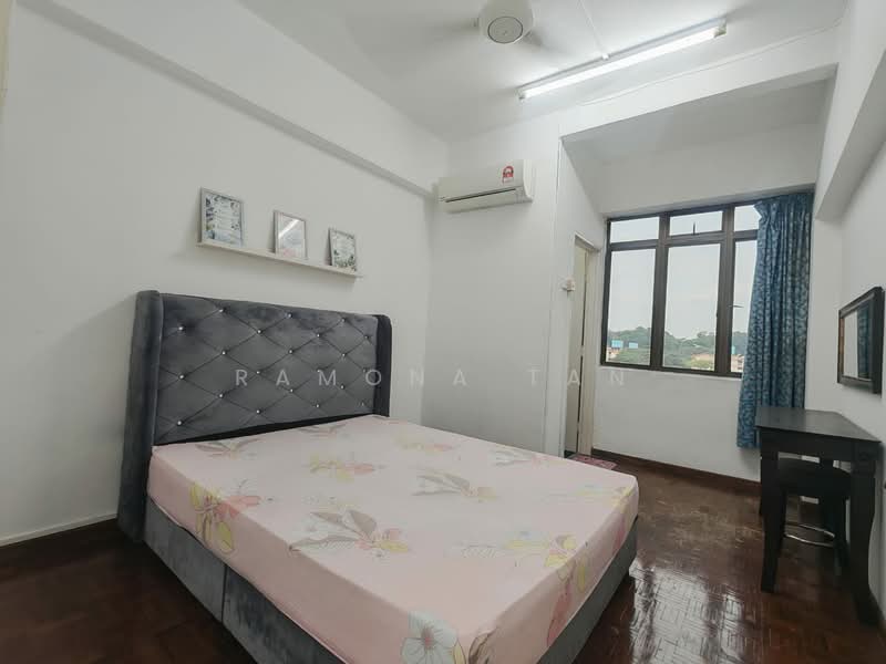 Apartment for Sale at Pangsapuri Laksamana - Ramona Tan - Bedroom - PropertyGuru.com.my