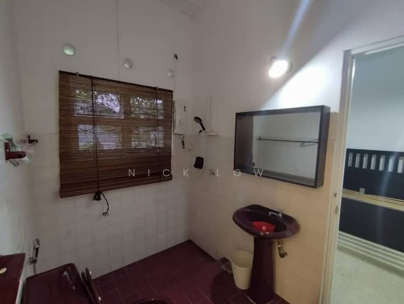 Rumah Berkembar untuk Disewa di Johor Bahru (Johor) - Nick Low - Bathroom - PropertyGuru.com.my