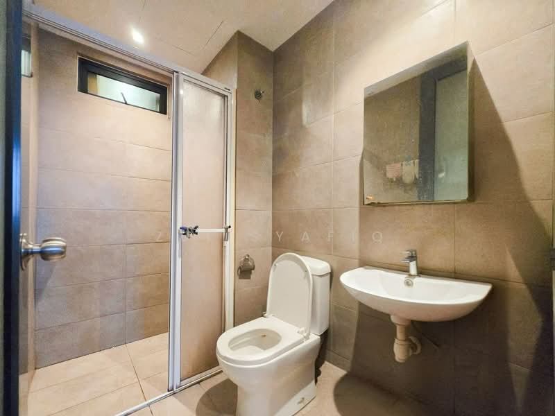 Servis Apartment untuk Dijual di KL Traders Square - Zul Syafiq - Bathroom - PropertyGuru.com.my