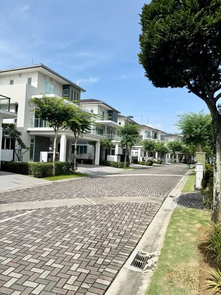 Link Bungalow for Sale in Senibong (Permas Jaya) - Yik Tat - PropertyGuru.com.my