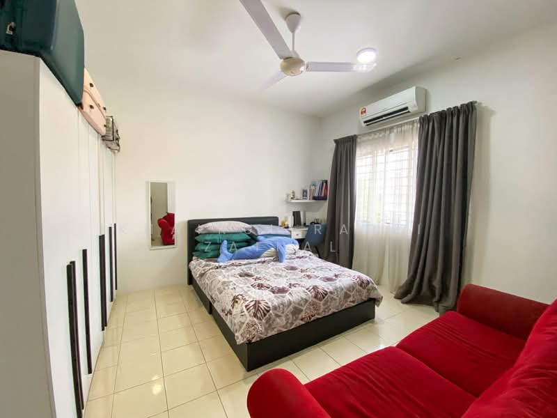 Terraced House for Sale in Kuala Selangor (Selangor) - Khairul Radzi Zainal - Bedroom - PropertyGuru.com.my