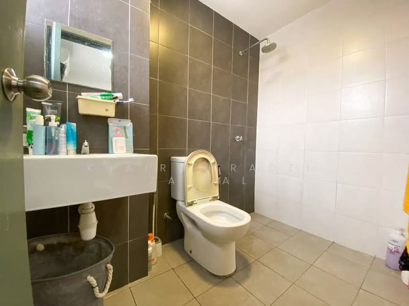 Terraced House for Sale in Kuala Selangor (Selangor) - Khairul Radzi Zainal - Bathroom - PropertyGuru.com.my