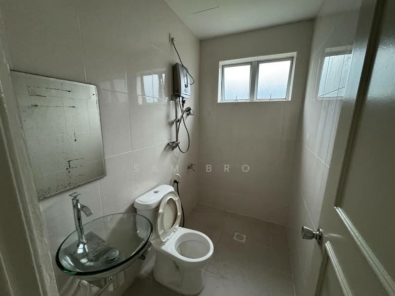 Apartment for Sale at Desa Skudai Apartment - Sam Bro - Bathroom - PropertyGuru.com.my