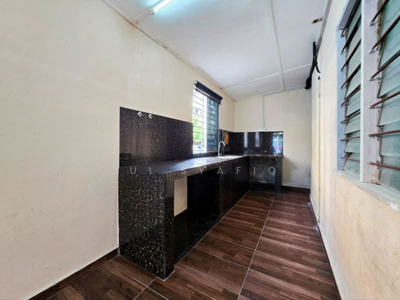 Rumah Flat untuk Dijual di Sri Angsana Hilir - Zul Syafiq - Kitchen - PropertyGuru.com.my