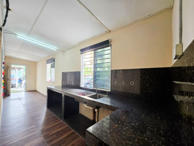 Rumah Flat untuk Dijual di Sri Angsana Hilir - Zul Syafiq - Kitchen - PropertyGuru.com.my