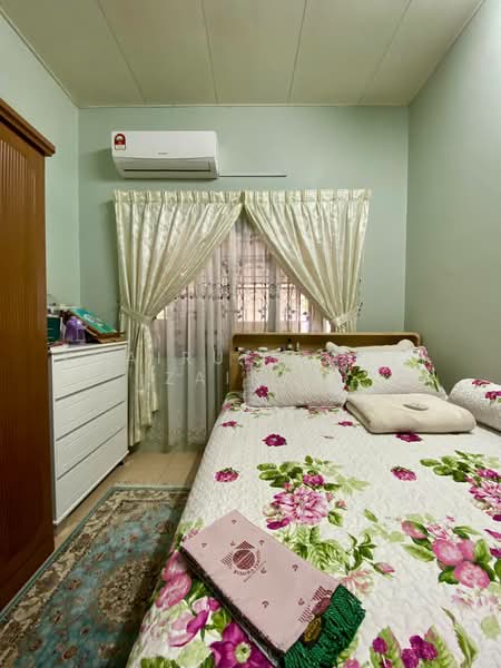 Rumah Teres 1 Tingkat untuk Dijual di Kampung Rantau Panjang (Kapar) - Khairul Radzi Zainal - Bedroom - PropertyGuru.com.my