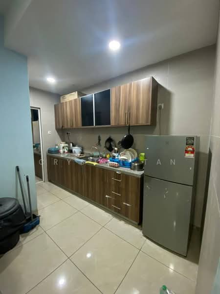 Service Residence for Sale at D'Secret Garden 2 (Pangsapuri Kempas Indah 2) - Crystal Tan - Kitchen - PropertyGuru.com.my