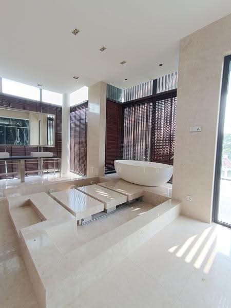 Bungalow House for Sale in Seksyen 7 (Shah Alam) - Dexter Teo - Bathroom - PropertyGuru.com.my