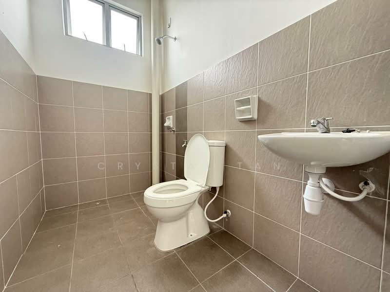Terraced House for Sale in Pasir Gudang (Johor) - Crystal Tan - Bathroom - PropertyGuru.com.my