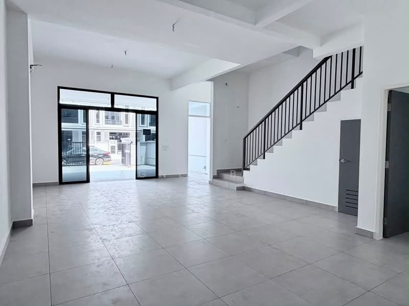Rumah Teres 2 Tingkat untuk Dijual di Taman Mount Austin (Tebrau) - Agnes Boo - Living Room - PropertyGuru.com.my