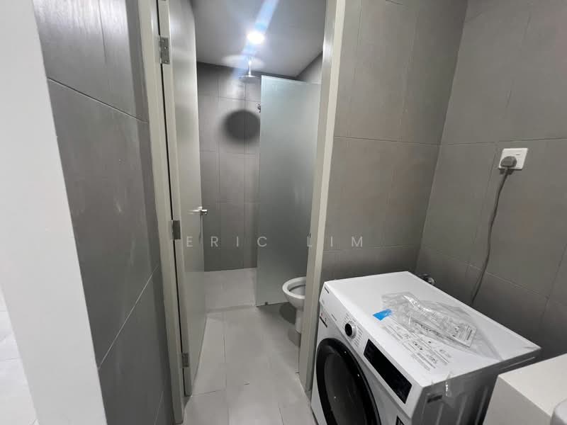 Service Residence for Sale at YOLO Signature Suites - Eric Lim - Bathroom - PropertyGuru.com.my