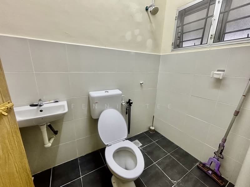 1-storey Terraced House for Rent in Teluk Intan (Perak) - Fennie Tee - Bathroom - PropertyGuru.com.my