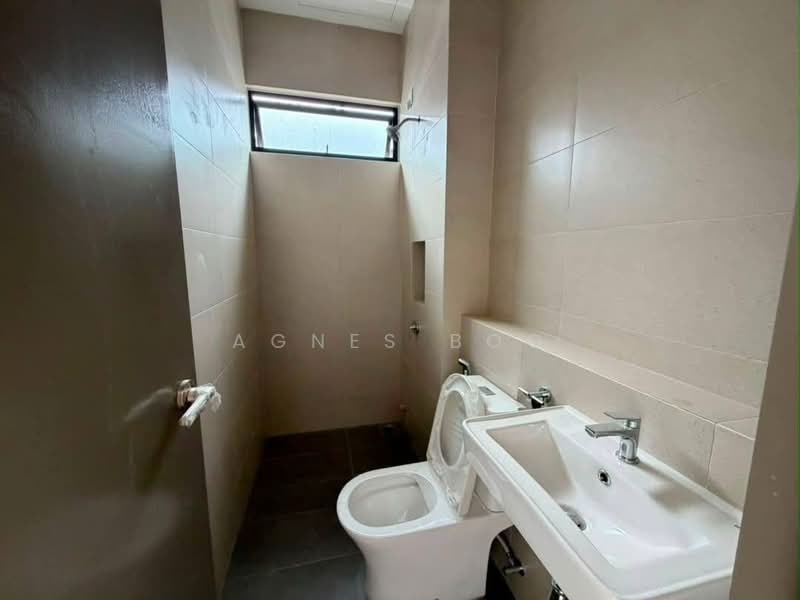 Cluster House for Sale in Bandar Jaya Putra (Johor Bahru) - Agnes Boo - Bathroom - PropertyGuru.com.my