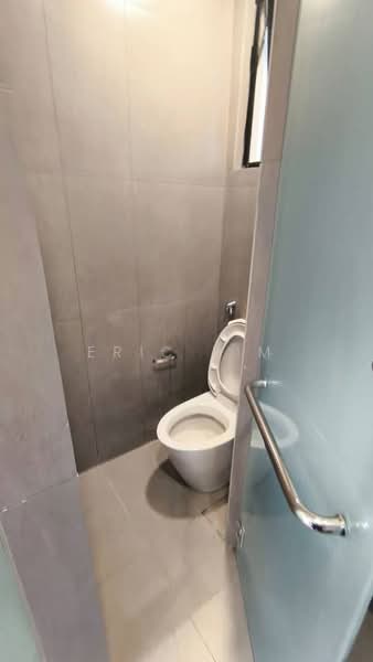 Service Residence for Sale at YOLO Signature Suites - Eric Lim - Bathroom - PropertyGuru.com.my