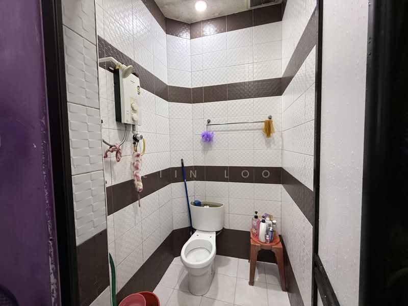 1.5-storey Terraced House for Sale in Taman Molek (Johor Bahru) - Eliin Loo - PropertyGuru.com.my