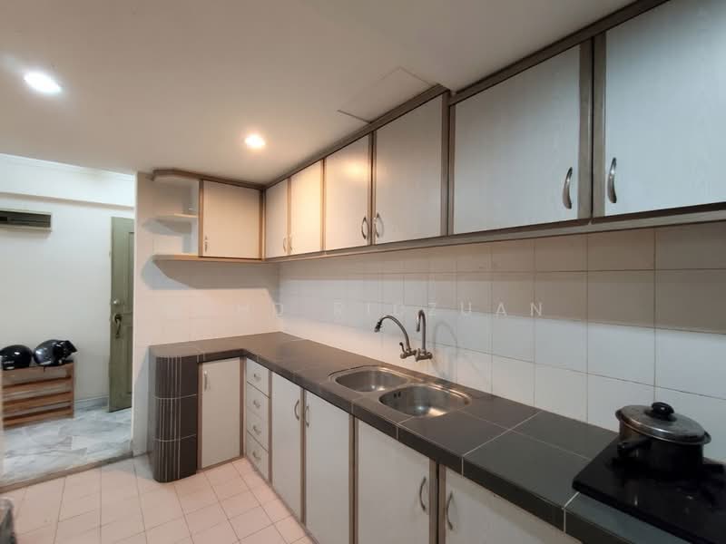 Pangsapuri untuk Dijual di Tasik Heights Apartment - Mohd Ridzuan - Kitchen - PropertyGuru.com.my