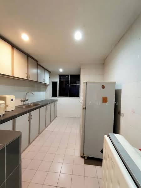 Pangsapuri untuk Dijual di Tasik Heights Apartment - Mohd Ridzuan - Kitchen - PropertyGuru.com.my