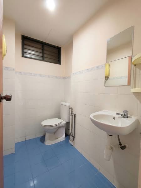 Pangsapuri untuk Dijual di Tasik Heights Apartment - Mohd Ridzuan - Bathroom - PropertyGuru.com.my