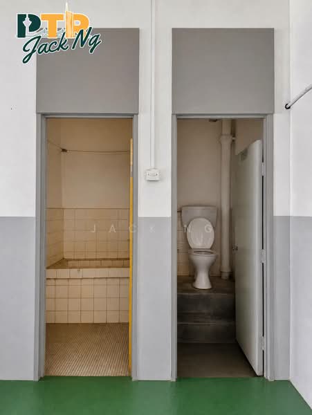 Shop / Office untuk Disewa di Raja Uda (Butterworth) - Jack Ng - Bathroom - PropertyGuru.com.my