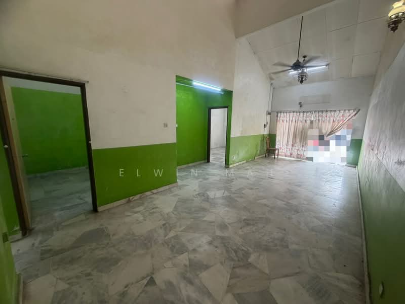1-storey Terraced House for Sale in Taman Velox (Rawang) - Elwin Mah - Living Room - PropertyGuru.com.my