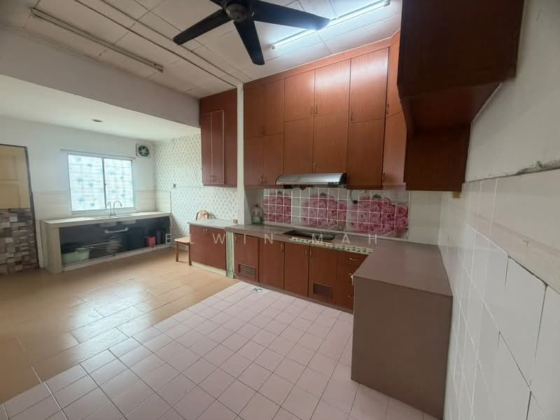 1-storey Terraced House for Sale in Taman Velox (Rawang) - Elwin Mah - Kitchen - PropertyGuru.com.my