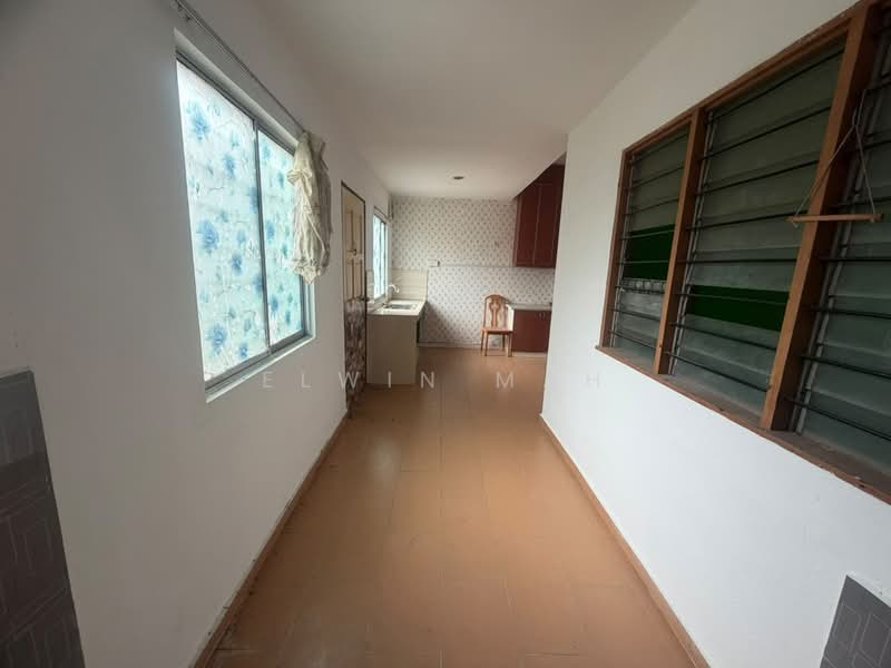 1-storey Terraced House for Sale in Taman Velox (Rawang) - Elwin Mah - Kitchen - PropertyGuru.com.my