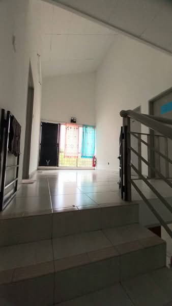 2-storey Terraced House for Rent in Bandar Seri Putra (Bangi) - Sya Rusli - Corridor - PropertyGuru.com.my