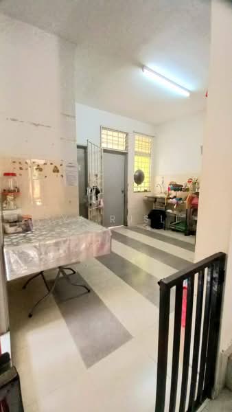 2-storey Terraced House for Rent in Bandar Seri Putra (Bangi) - Sya Rusli - Kitchen - PropertyGuru.com.my