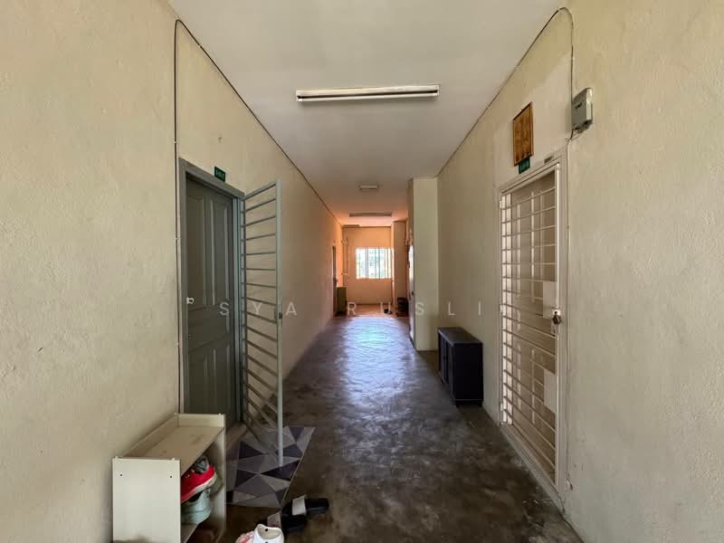 Apartment for Sale at Pangsapuri Sri Camellia - Sya Rusli - Corridor - PropertyGuru.com.my