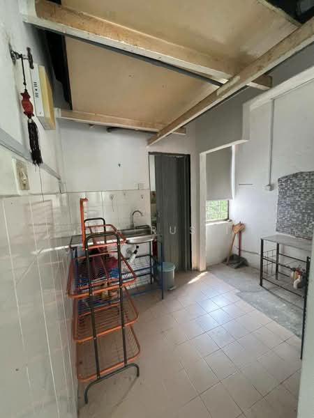 Pangsapuri untuk Dijual di Rosana Villa Apartment - Sya Rusli - Kitchen - PropertyGuru.com.my