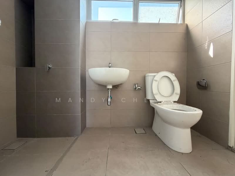 Rumah Teres untuk Dijual di Kota Emerald (Rawang) - Mandy Cheow - Bathroom - PropertyGuru.com.my