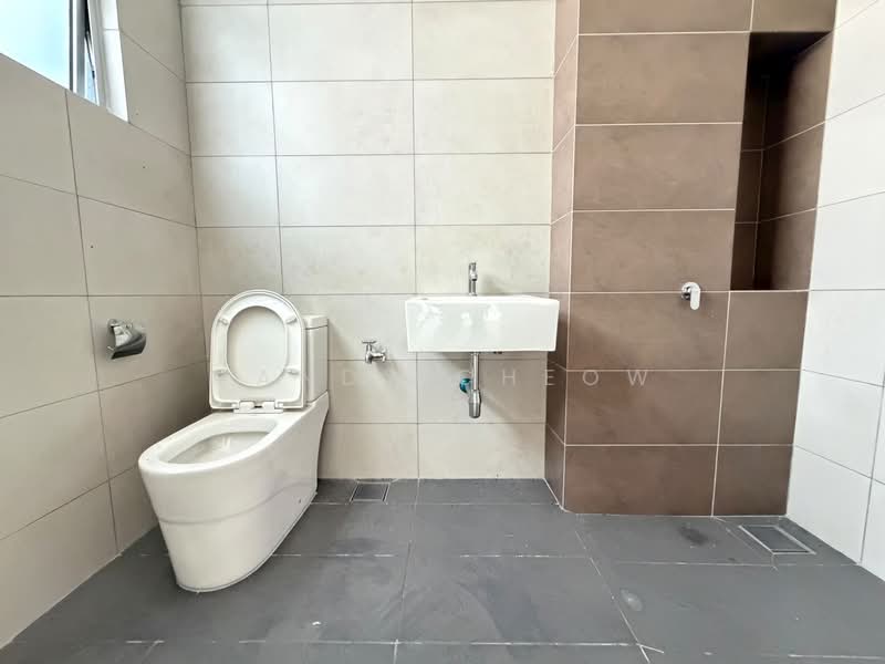 Rumah Teres untuk Dijual di Kota Emerald (Rawang) - Mandy Cheow - Bathroom - PropertyGuru.com.my
