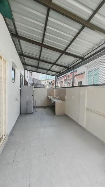 Rumah Teres 2-Tingkat untuk Dijual di Bandar Putra Permai (Seri Kembangan) - Frances Liew - Exterior - PropertyGuru.com.my