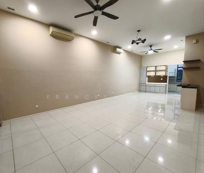 3-storey Terraced House for Sale in Taman Puncak Jalil (Seri Kembangan) - Frances Liew - Living Room - PropertyGuru.com.my