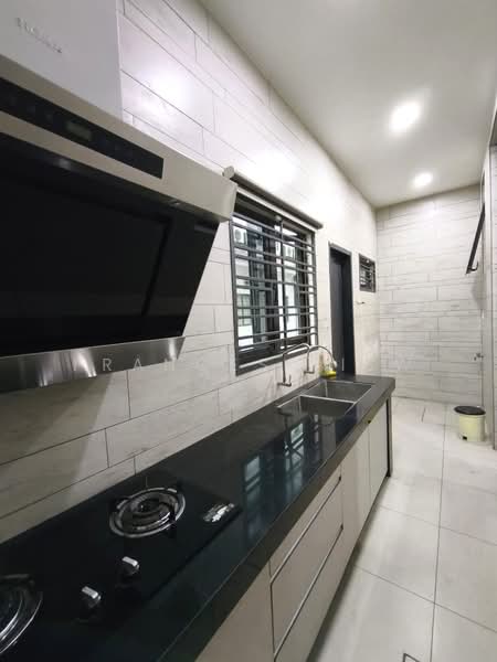3-storey Terraced House for Sale in Taman Puncak Jalil (Seri Kembangan) - Frances Liew - Kitchen - PropertyGuru.com.my