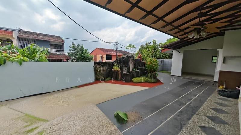 2-storey Terraced House for Sale in Taman Universiti Indah (Seri Kembangan) - Frances Liew - Exterior - PropertyGuru.com.my