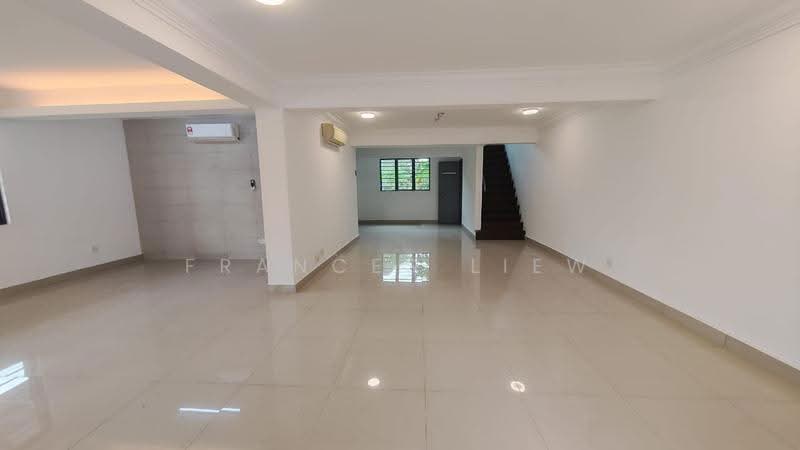 2-storey Terraced House for Sale in Taman Universiti Indah (Seri Kembangan) - Frances Liew - Living Room - PropertyGuru.com.my
