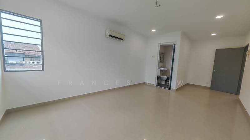 2-storey Terraced House for Sale in Taman Universiti Indah (Seri Kembangan) - Frances Liew - Interior - PropertyGuru.com.my